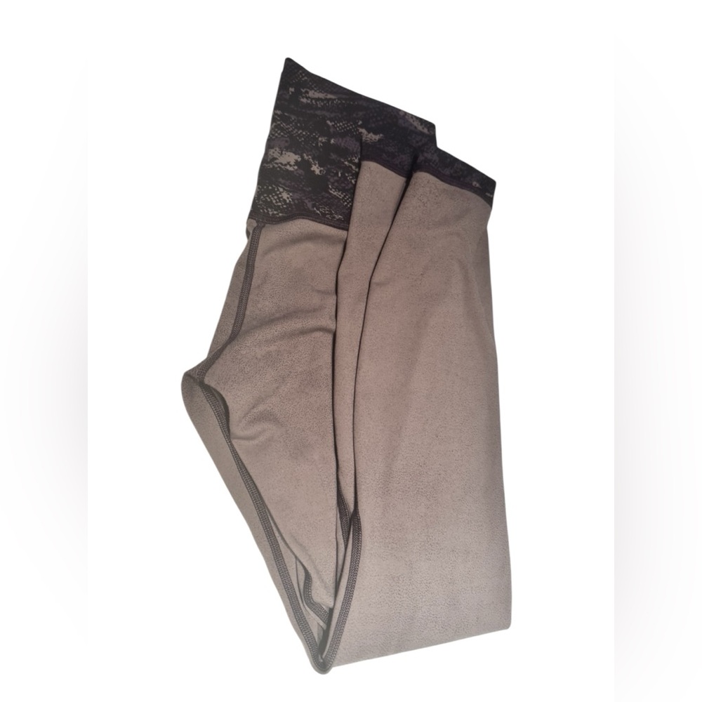 Lululemon Wunder Under Hi-Rise Size 4 - Picture 5 of 15